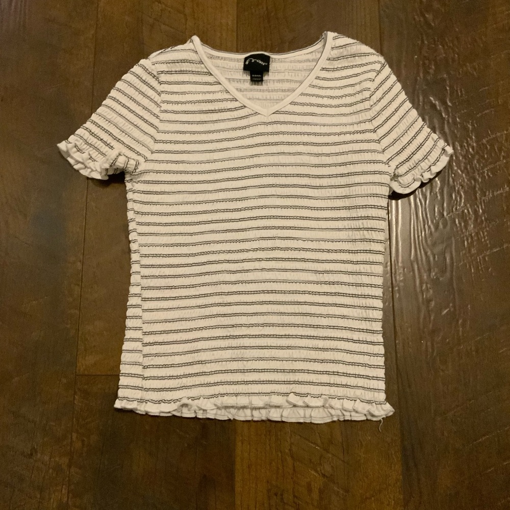 Cute striped top! For kids.